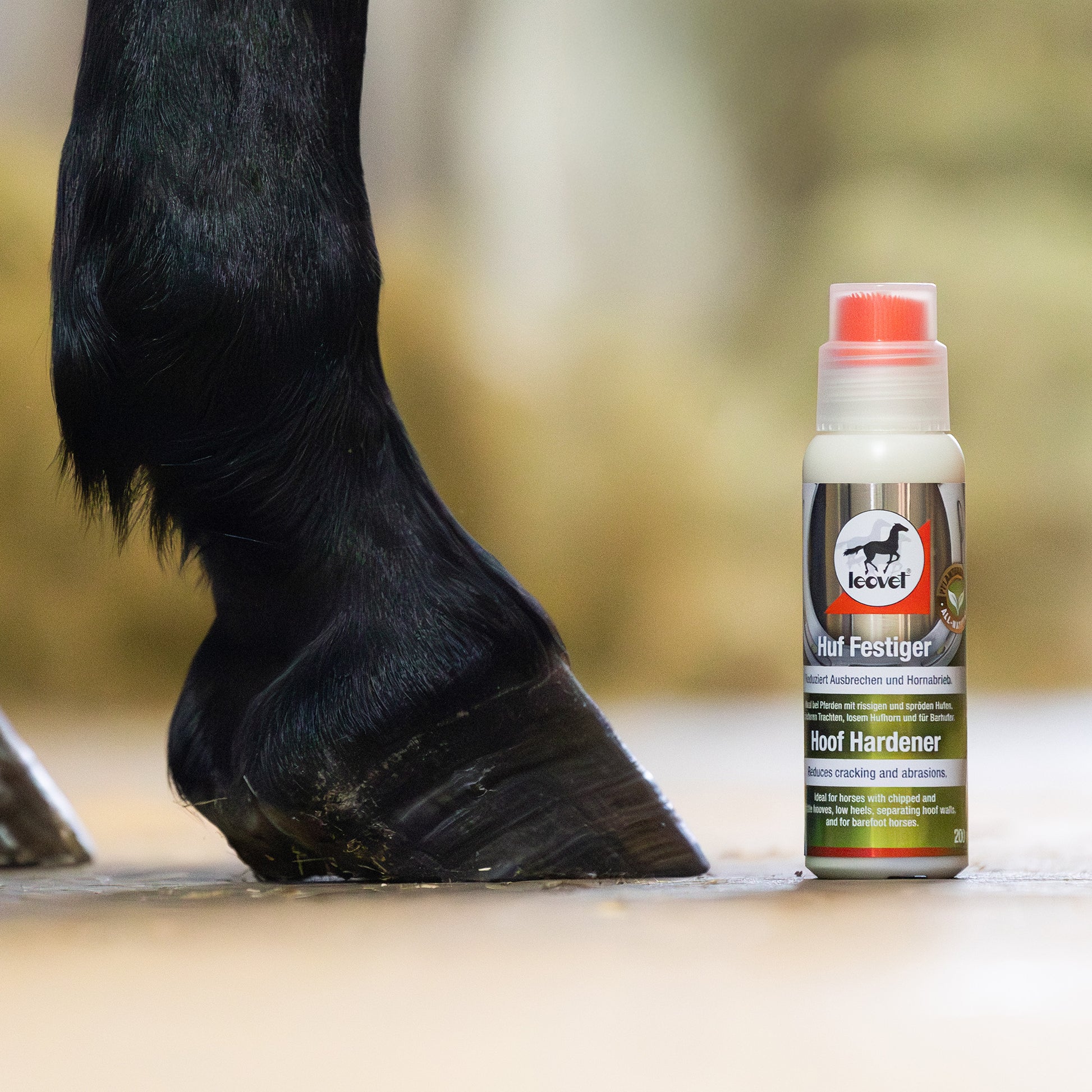 Leovet HoofLab Hoof Hardener - 200 mL-4