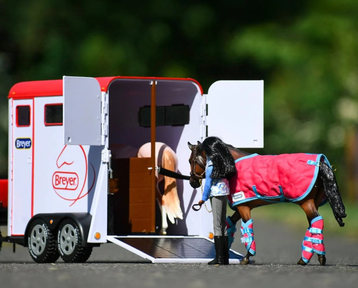 Breyer Traditional Series Two-Horse Trailer-zoom-1